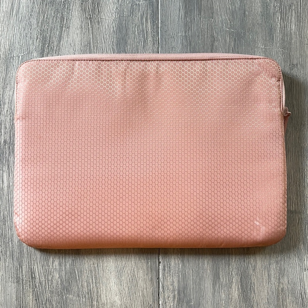 Incase Laptop Case (Pink)
